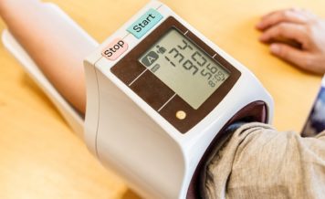 高血圧の種類と症状、血圧が高くなる原因を解説